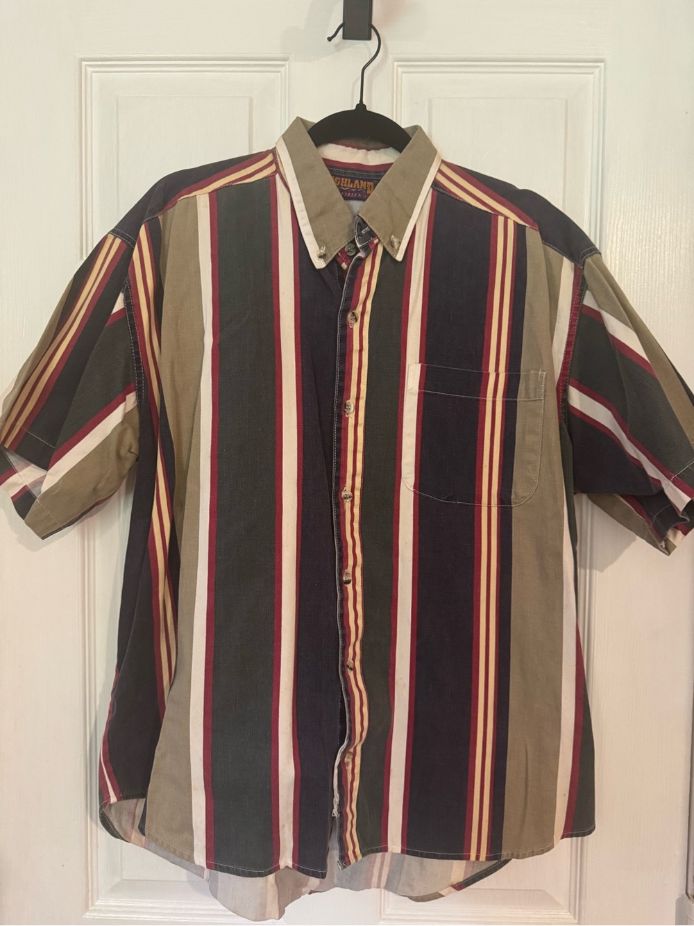 Vintage 90’s Highland  Outfitters Men's Short-Sleeve Button-Up Striped Shirt